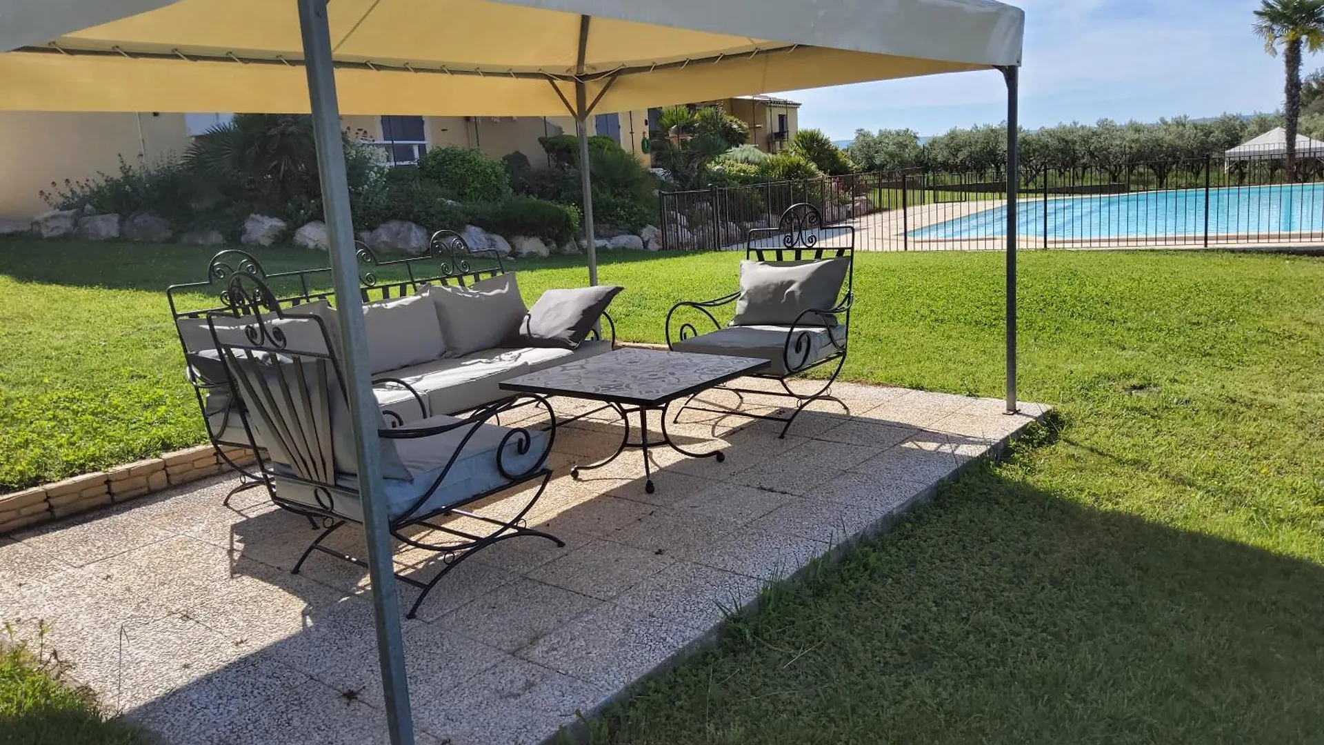 Gite Palma, Vue Exceptionnelle Vallee Provencale Le Barroux 0*,  France